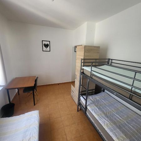 Rooms4Rest Popularna - Private Rooms For Tourists - Atr Consulting Sp, Z O,O, Warschau Buitenkant foto