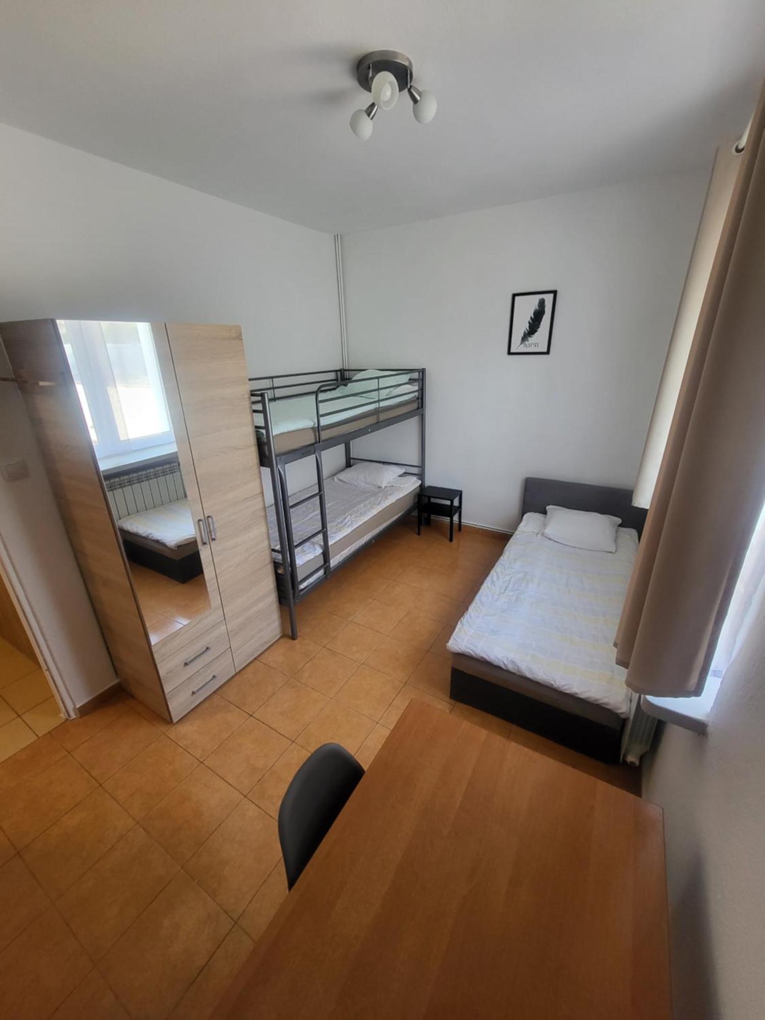 Rooms4Rest Popularna - Private Rooms For Tourists - Atr Consulting Sp, Z O,O, Warschau Buitenkant foto