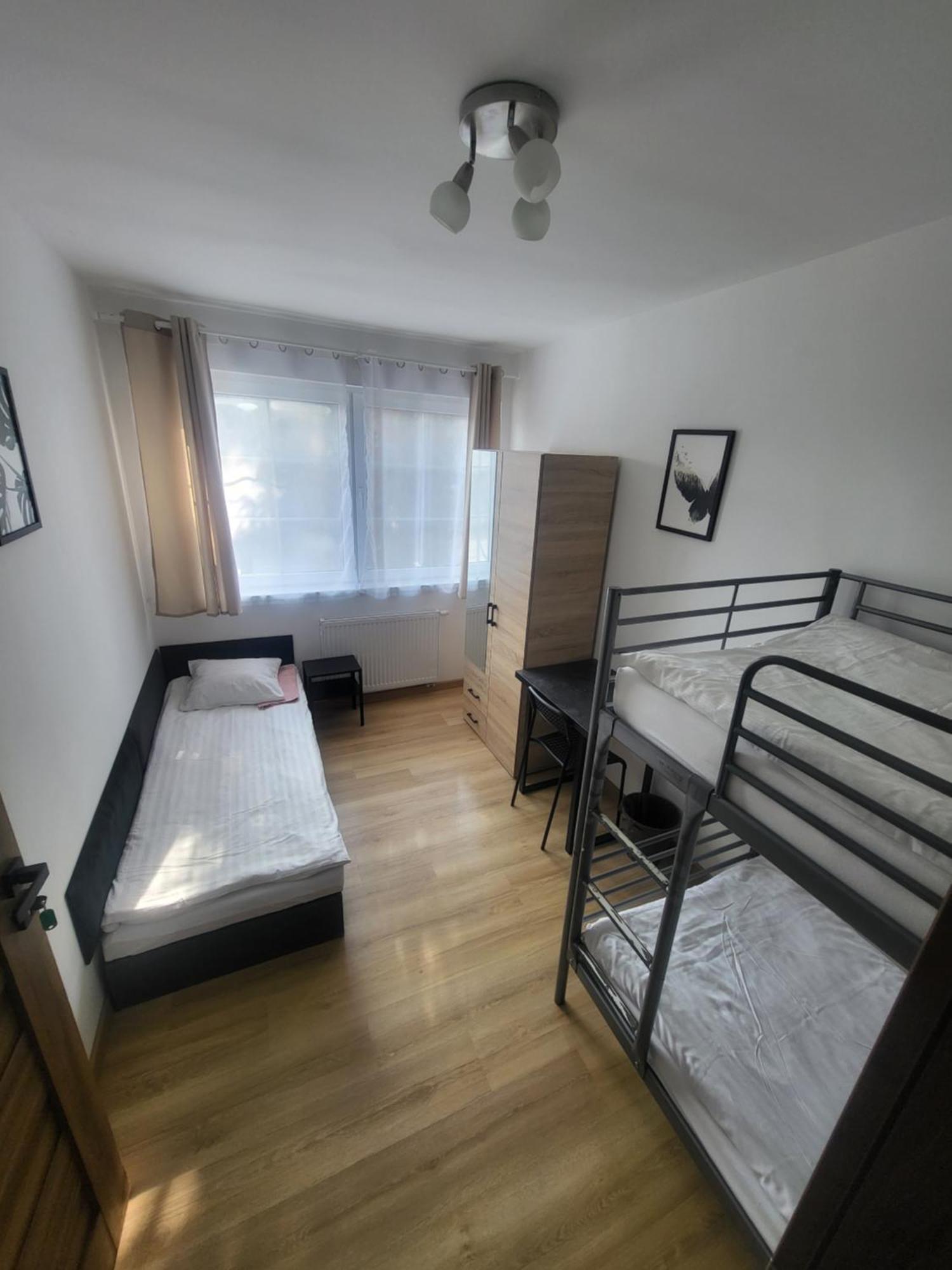 Rooms4Rest Popularna - Private Rooms For Tourists - Atr Consulting Sp, Z O,O, Warschau Buitenkant foto