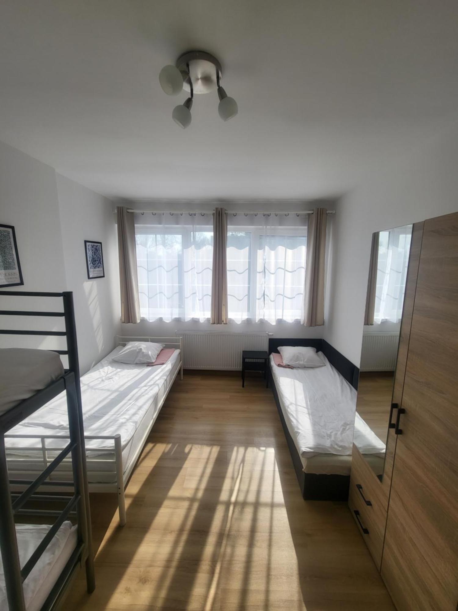 Rooms4Rest Popularna - Private Rooms For Tourists - Atr Consulting Sp, Z O,O, Warschau Buitenkant foto