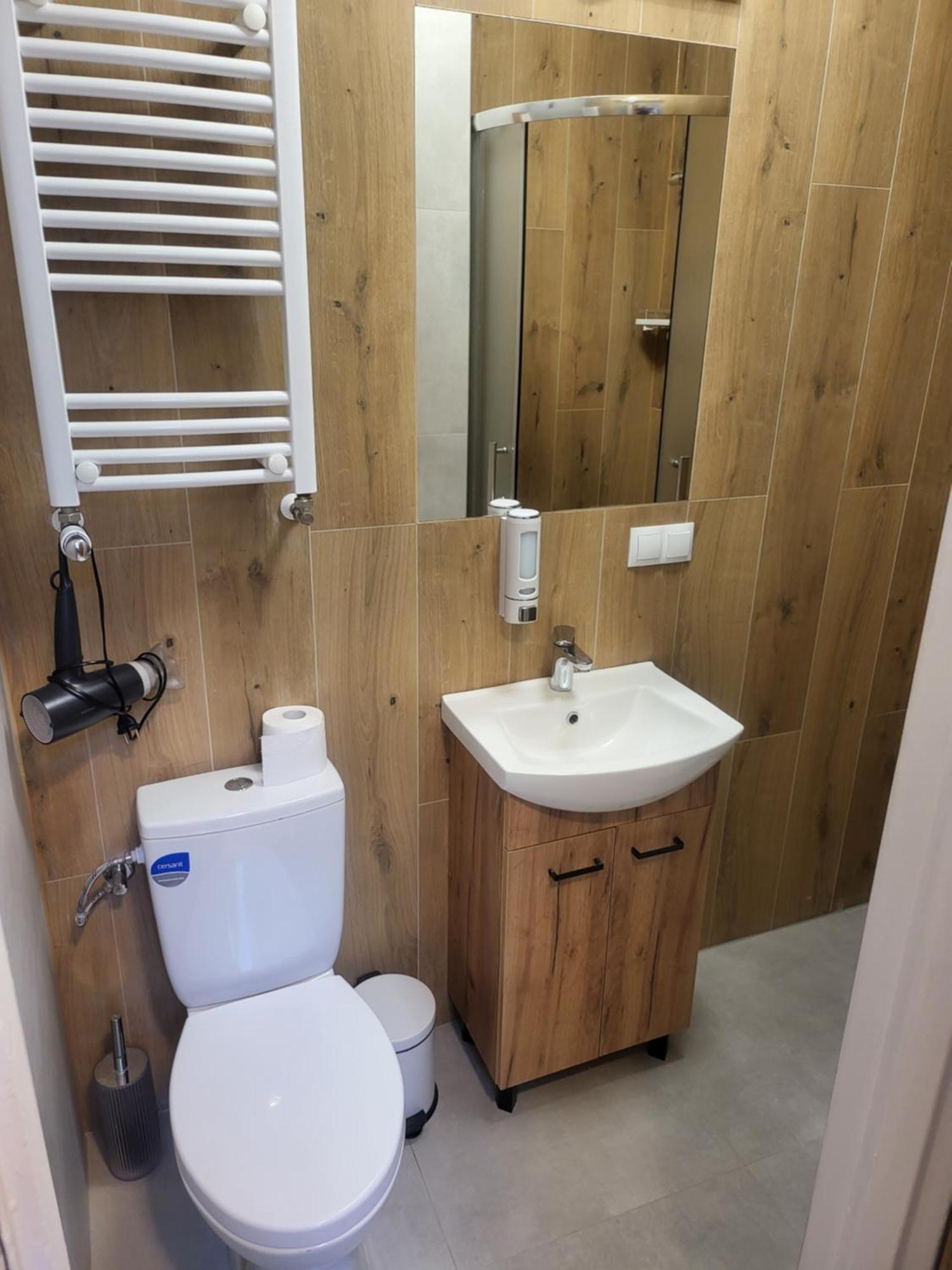Rooms4Rest Popularna - Private Rooms For Tourists - Atr Consulting Sp, Z O,O, Warschau Buitenkant foto