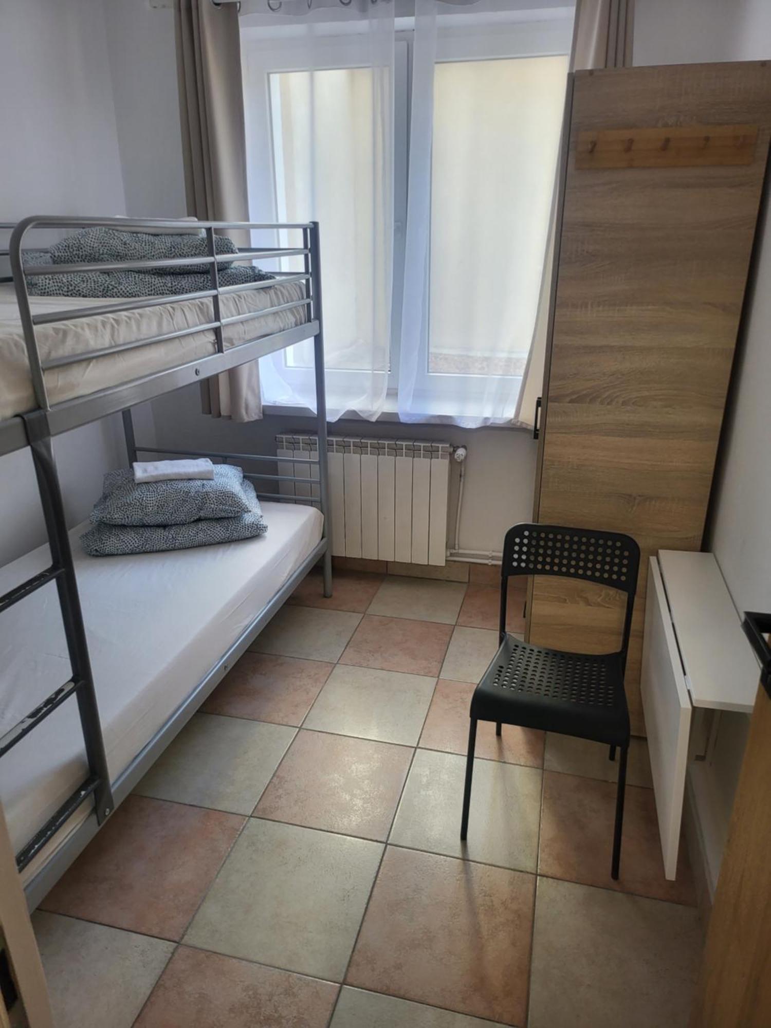 Rooms4Rest Popularna - Private Rooms For Tourists - Atr Consulting Sp, Z O,O, Warschau Buitenkant foto