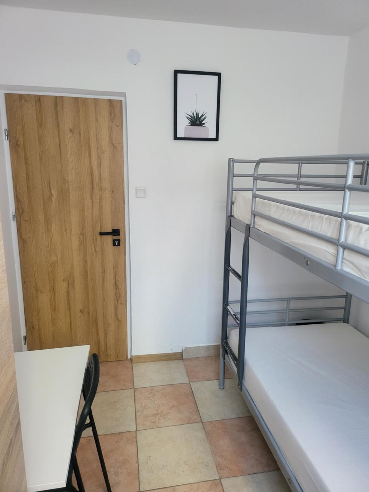Rooms4Rest Popularna - Private Rooms For Tourists - Atr Consulting Sp, Z O,O, Warschau Buitenkant foto