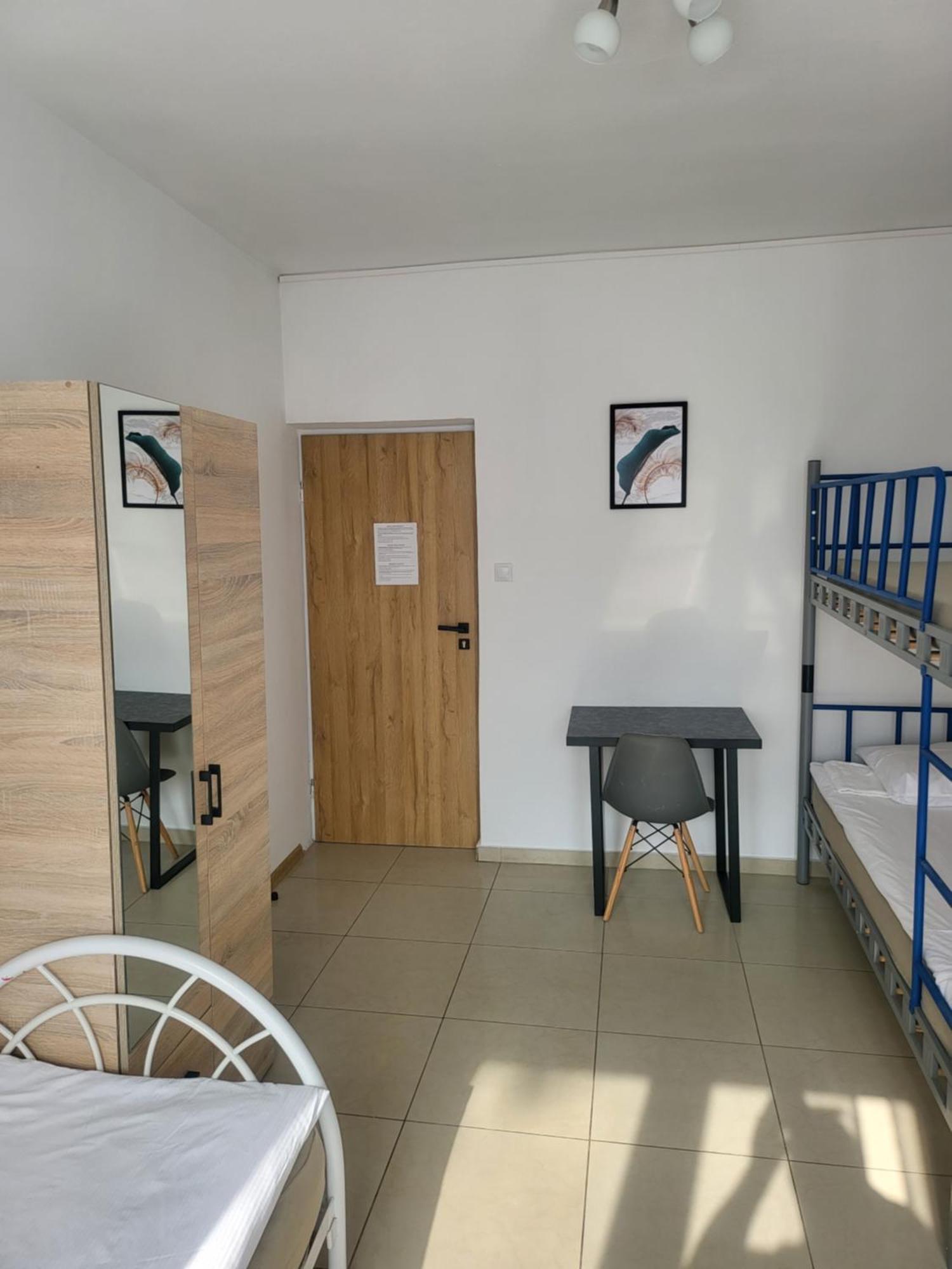 Rooms4Rest Popularna - Private Rooms For Tourists - Atr Consulting Sp, Z O,O, Warschau Buitenkant foto