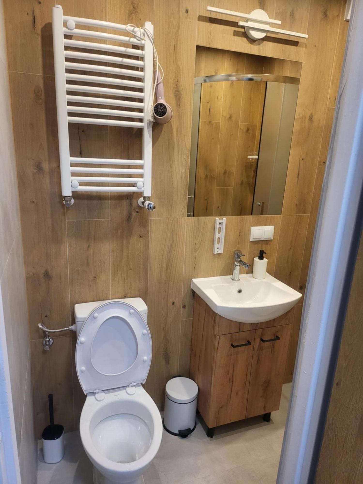 Rooms4Rest Popularna - Private Rooms For Tourists - Atr Consulting Sp, Z O,O, Warschau Buitenkant foto