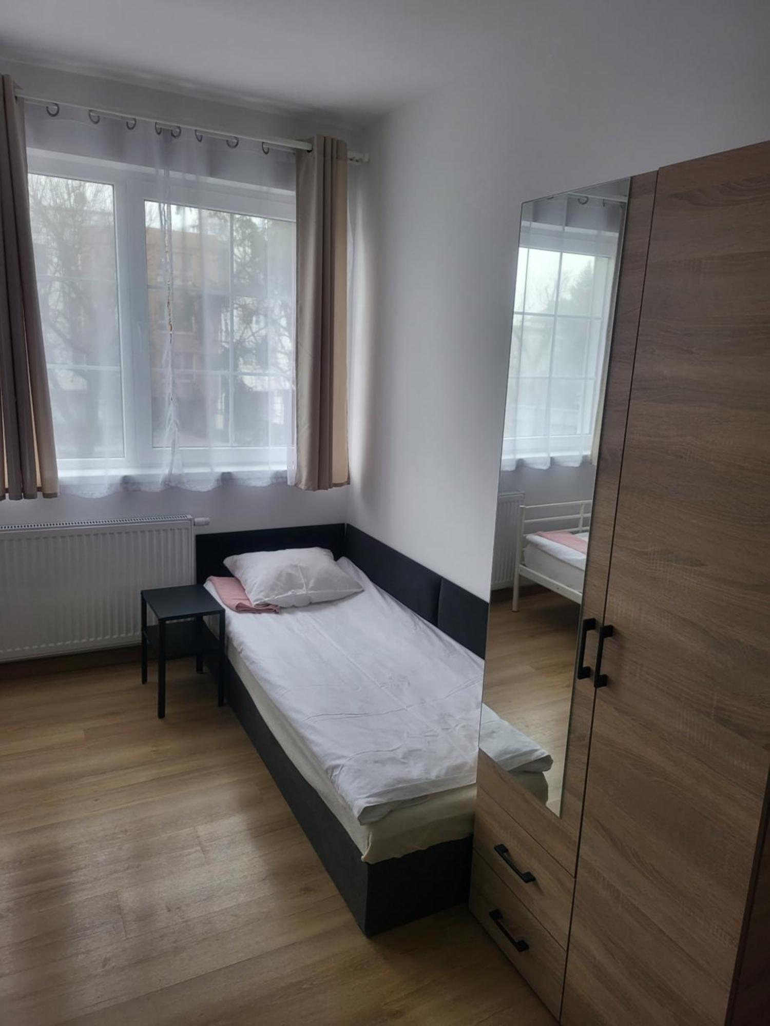 Rooms4Rest Popularna - Private Rooms For Tourists - Atr Consulting Sp, Z O,O, Warschau Buitenkant foto